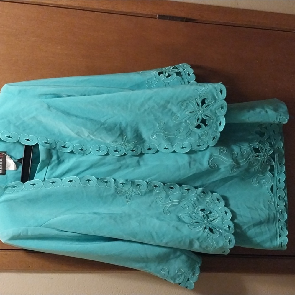 Studio B 2 pc suit